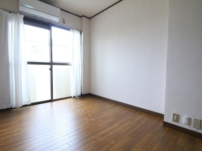 居室 コスモハイツ