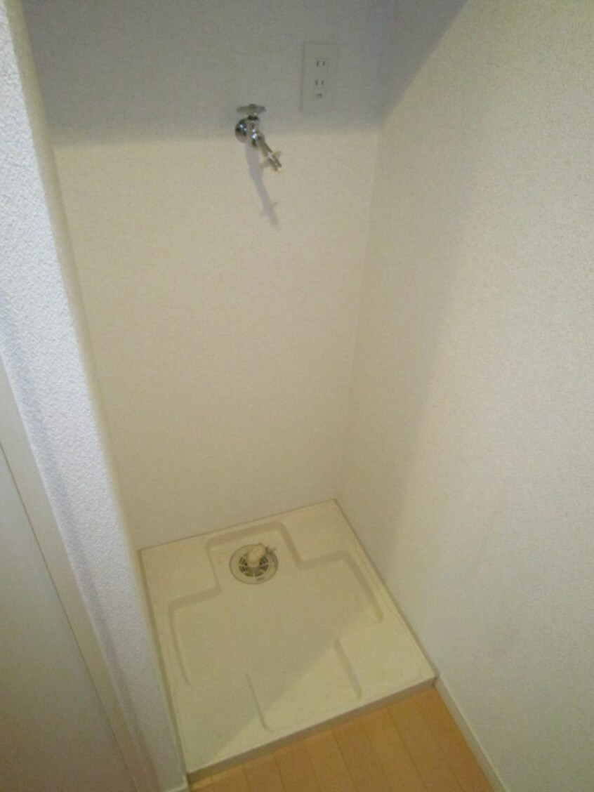 洗濯機置場 AQUA CORTE