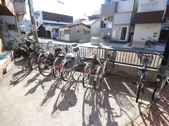 駐輪場 ロイヤル正覚寺