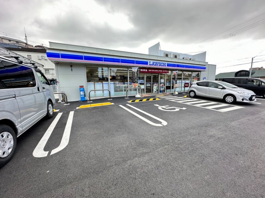 ローソン(コンビニ)まで17m グランファーレ