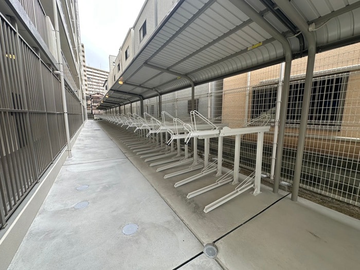 駐輪場 リアライズ今里南