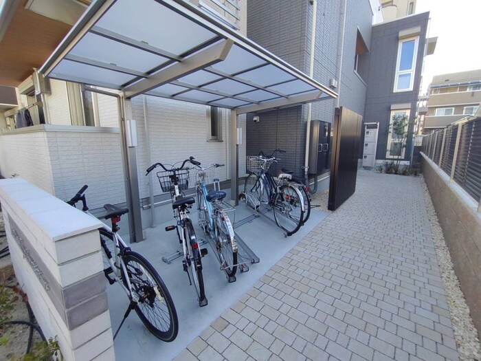 駐輪場 アングレーム