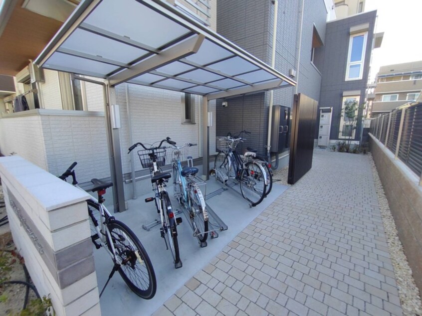 駐輪場 アングレーム