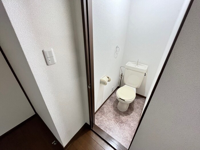 トイレ エ－デルピオニ－