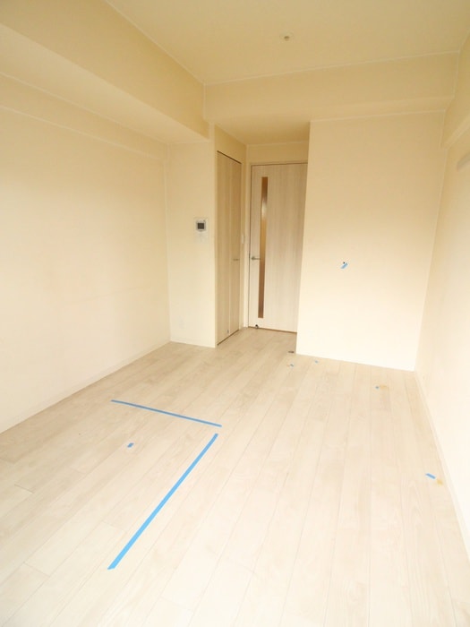 居室 ﾌﾟﾚｻﾝｽ梅田北ｻﾞ･ﾗｲﾌﾞ(608)