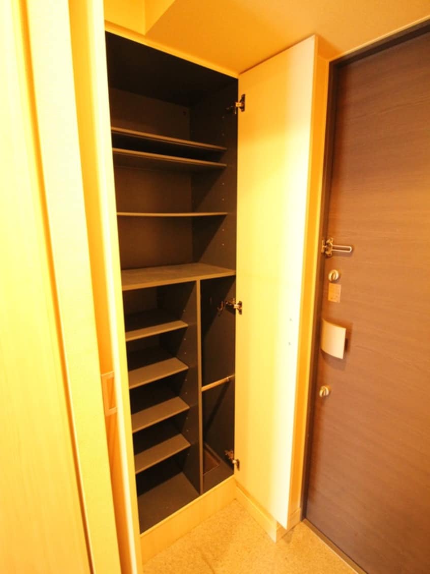 靴箱 ﾌﾟﾚｻﾝｽ梅田北ｻﾞ･ﾗｲﾌﾞ(608)