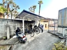 駐輪場 岡田山ハイツＢ棟