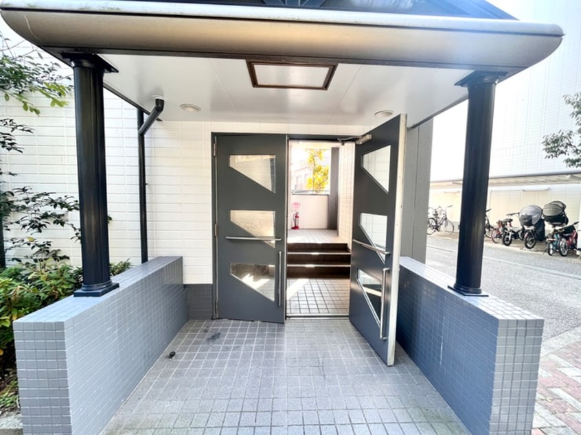 エントランス部分 岡田山ハイツＢ棟