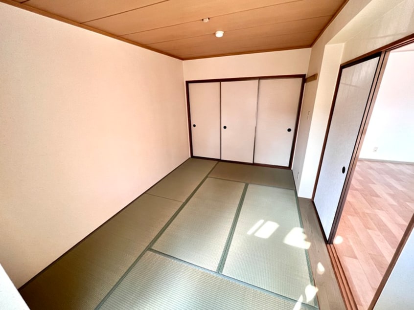 居室 岡田山ハイツＢ棟