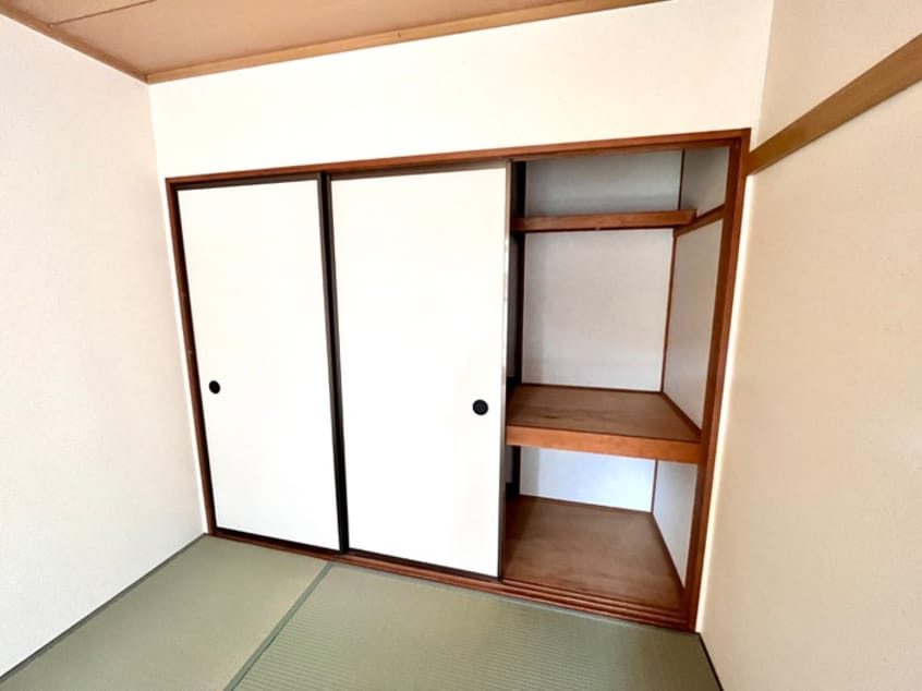 収納 岡田山ハイツＢ棟