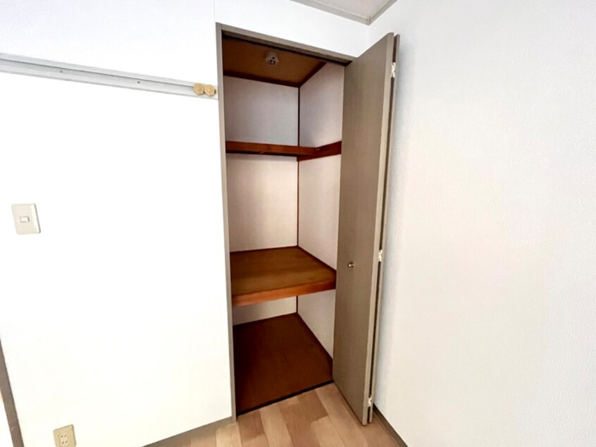 収納 岡田山ハイツＢ棟