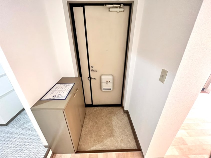 玄関 岡田山ハイツＢ棟