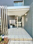 エントランス部分 ココ・リヴァージュ