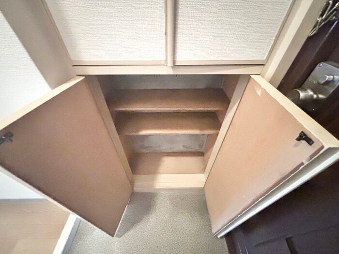 靴箱 ニュ－コ－ポ芝