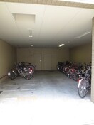 駐輪場 アヴァンセク－ル京橋南