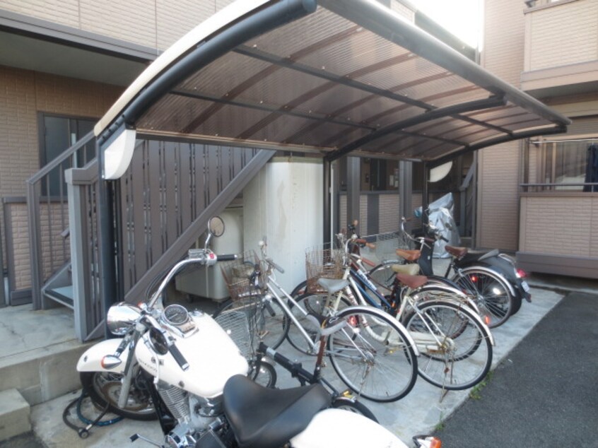 駐輪場 リバ－ハイツＢ棟