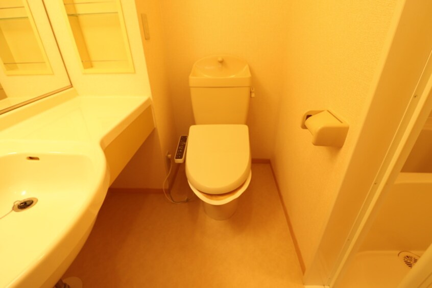 トイレ リバ－ハイツＢ棟