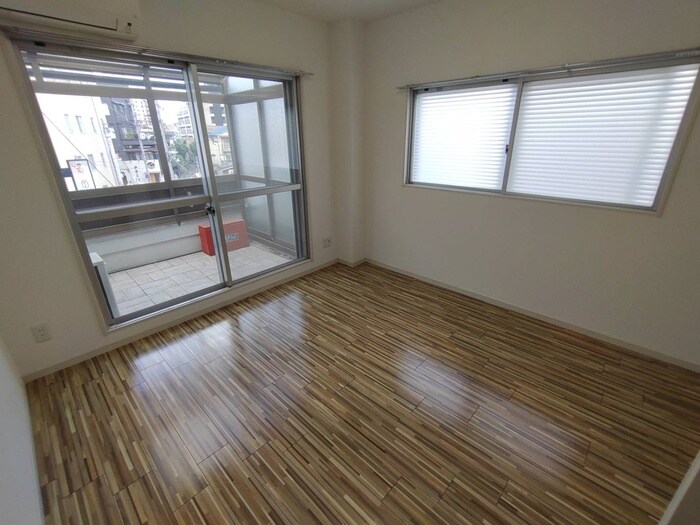 居室 ＯＩＫＯＳ伊丹