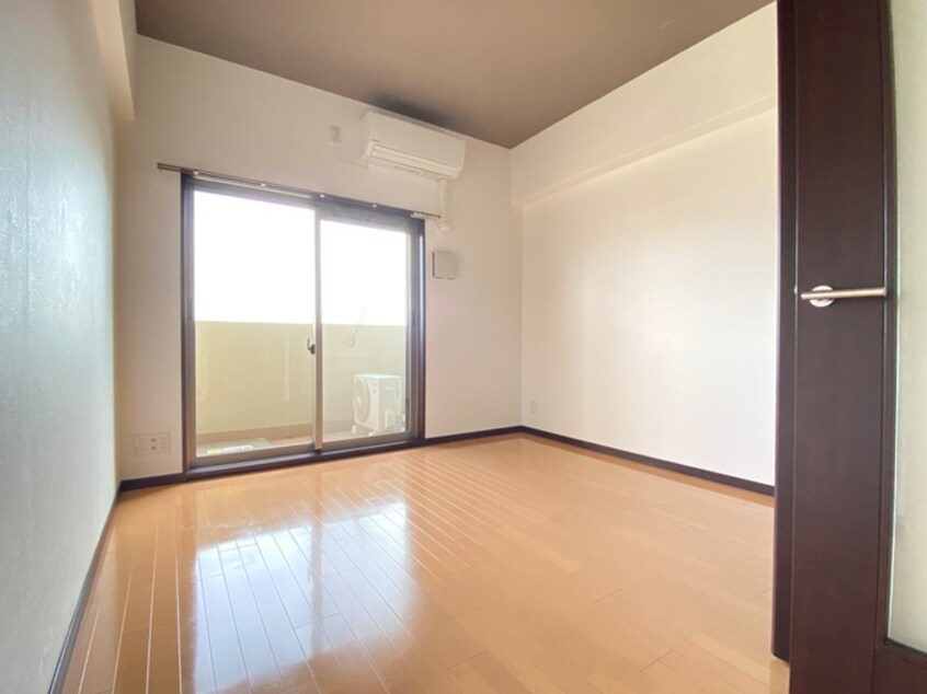 居室 ｱｸｱﾌﾟﾚｲｽ京都御所ノ内（701）