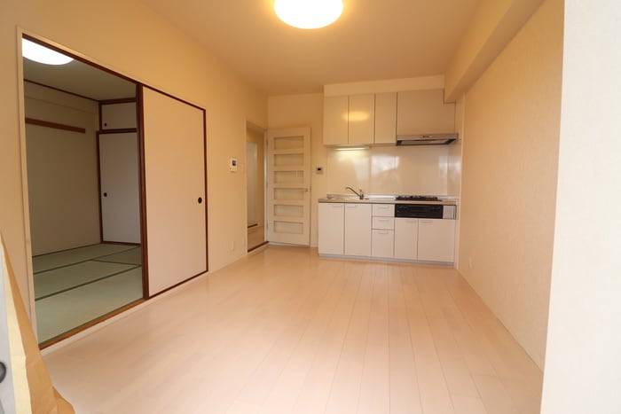 居室 ＣＲＡＳＩＳ昭和通