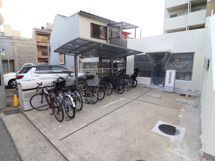 駐輪場 ＣＲＡＳＩＳ昭和通