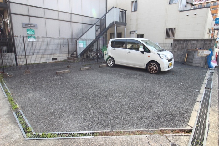 駐車場 フォレストオオトリ