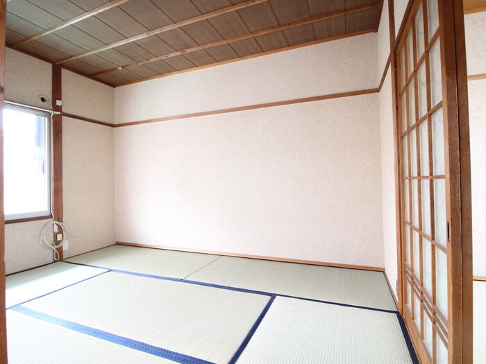 居室 福田氏連棟店舗住宅