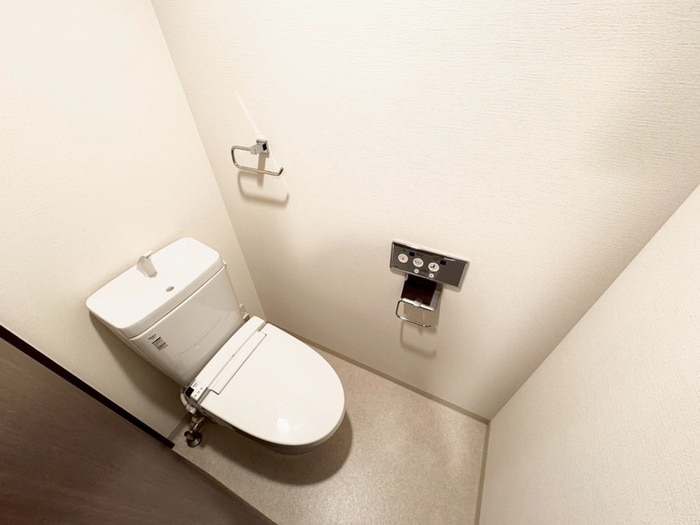 トイレ ＬＵＭＩＮＯＵＳ蛍池