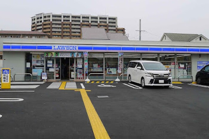 ローソン 高槻別所中の町店(コンビニ)まで64m レジデンス河村