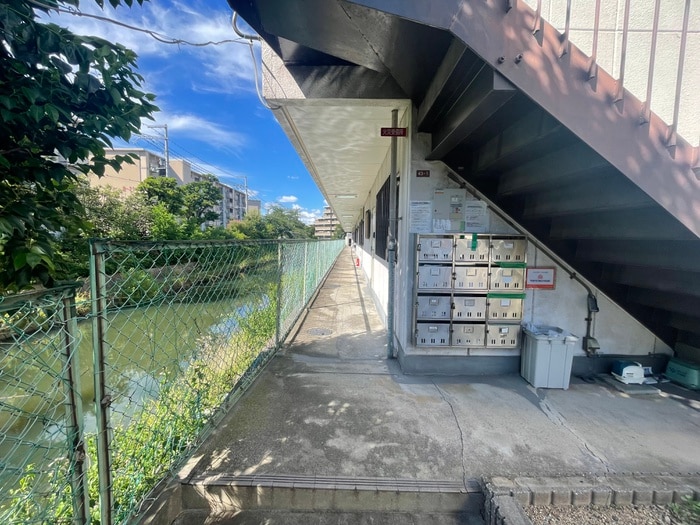 エントランス部分 登町ハイツ