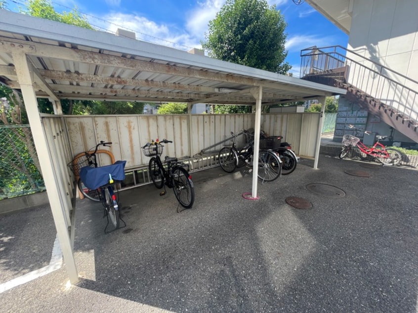駐輪場 登町ハイツ