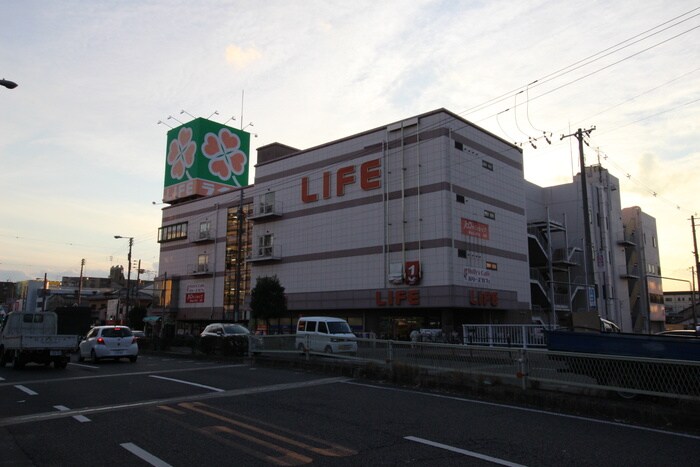 ライフ 巽店(スーパー)まで147m 日栄ビル３号館