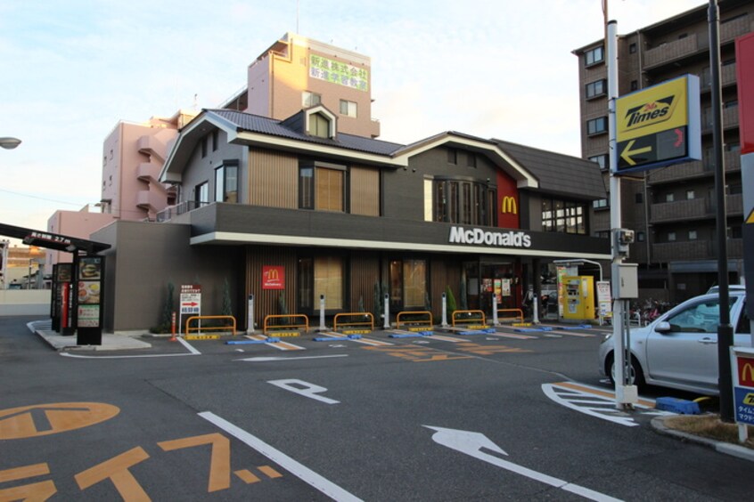 マクドナルド 北巽店(ファストフード)まで172m 日栄ビル３号館