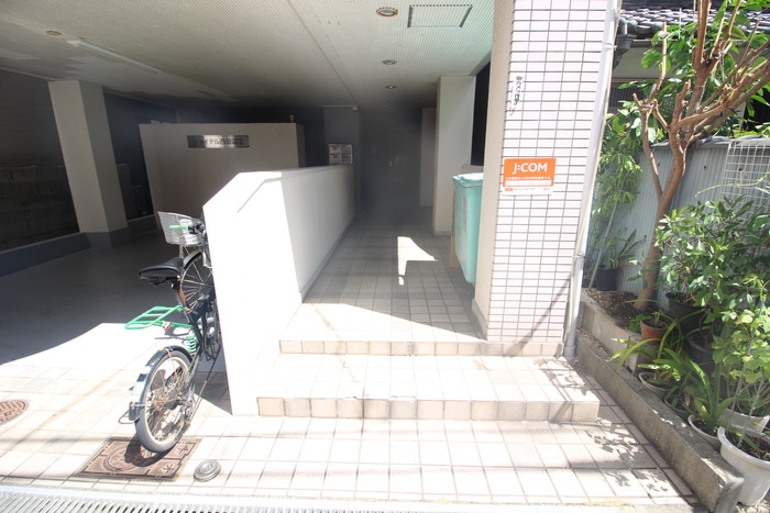 エントランス部分 ジョイテル西田辺Ⅱ
