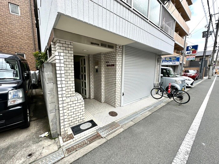 エントランス部分 ﾒｿﾞﾝ ﾍﾞﾙ ｷｬｽﾃﾙ