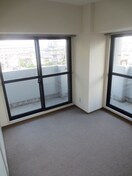 居室 メゾンＩＹＡＳＡＫＡ