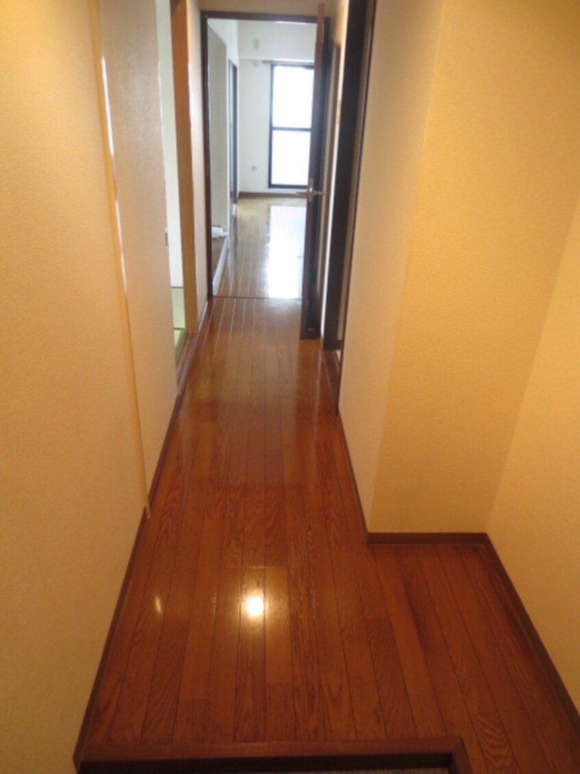 廊下 メゾンＩＹＡＳＡＫＡ