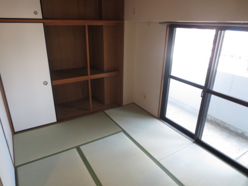 居室 メゾンＩＹＡＳＡＫＡ