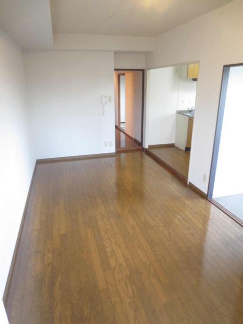 居室 メゾンＩＹＡＳＡＫＡ