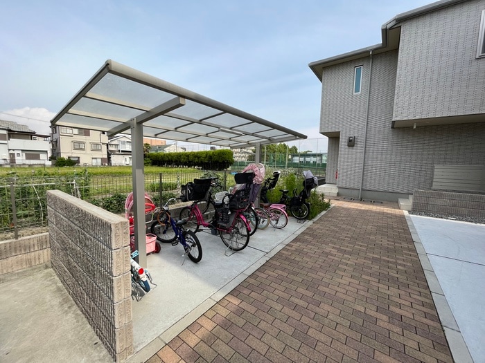 駐輪場 西河原2丁目戸建てB棟
