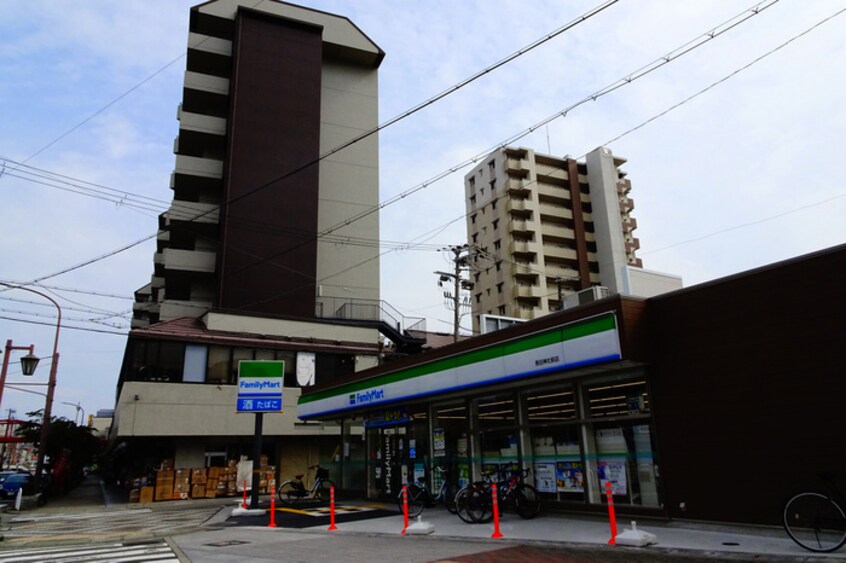 ファミリーマート 長田神社前店(コンビニ)まで130m Pensione大塚町