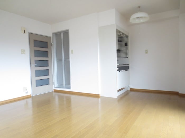 居室 日東西中条ハイツ