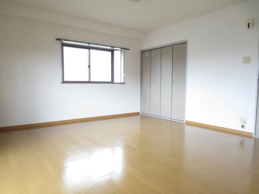 居室 日東西中条ハイツ