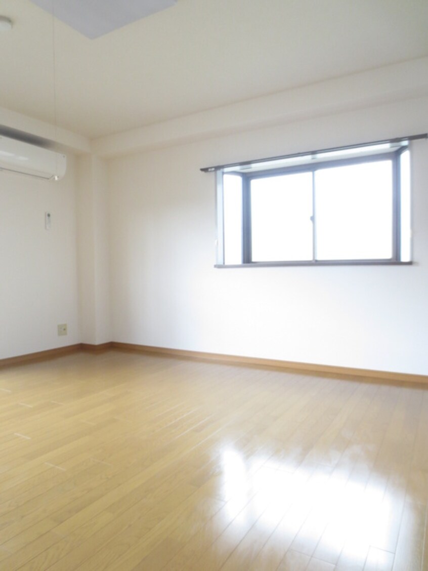 居室 日東西中条ハイツ