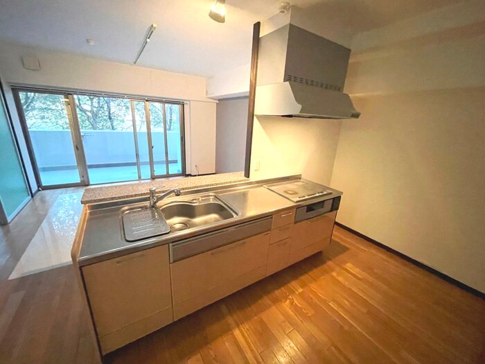 キッチン C&Cﾛｰｽﾞｶﾞｰﾃﾞﾝ