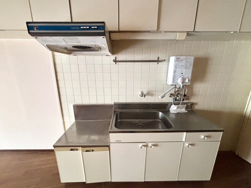 キッチン プレジデント宝塚（210）