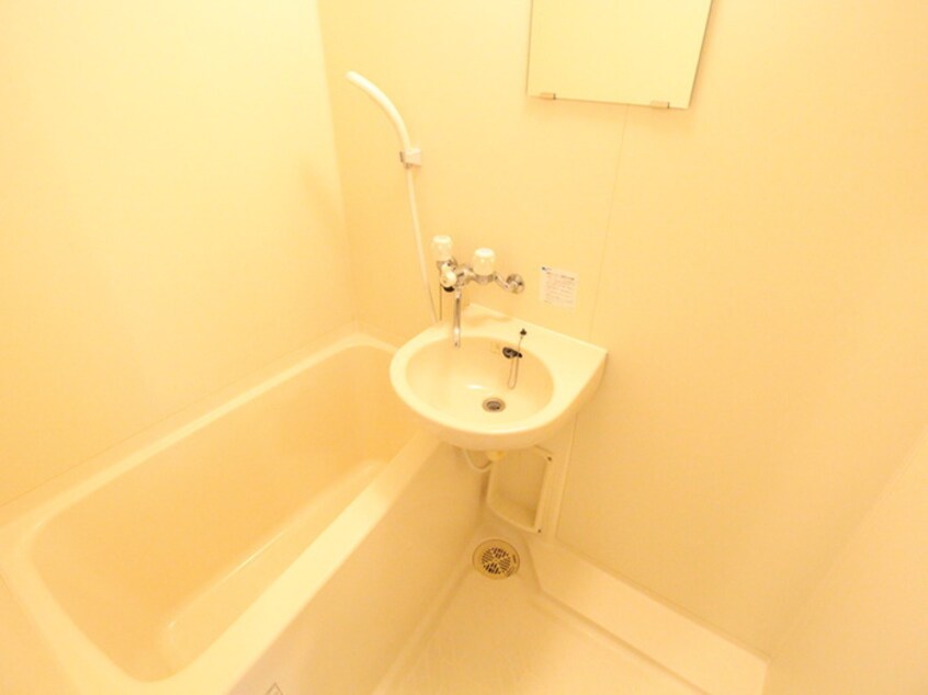 バス／シャワールーム等 カルムイン江坂Ⅲ