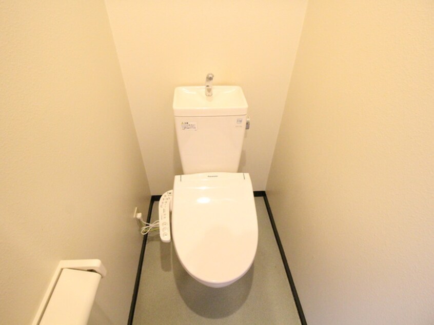 トイレ カルムイン江坂Ⅲ