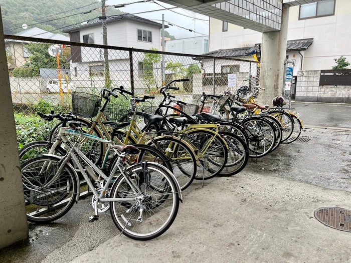 駐輪場 きんこん館