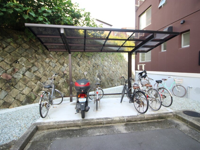 駐輪場 高津橋農住団地D棟
